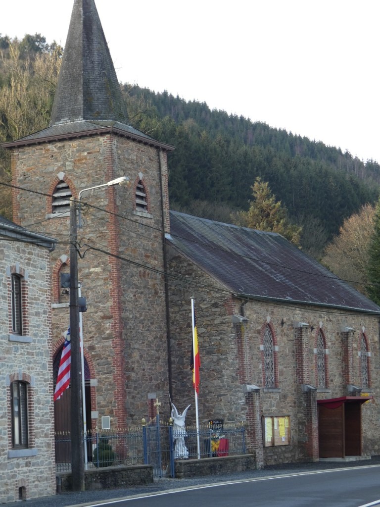 L’image courante n’a pas de texte alternatif. Le nom de fichier est : trou-de-bra.jpg